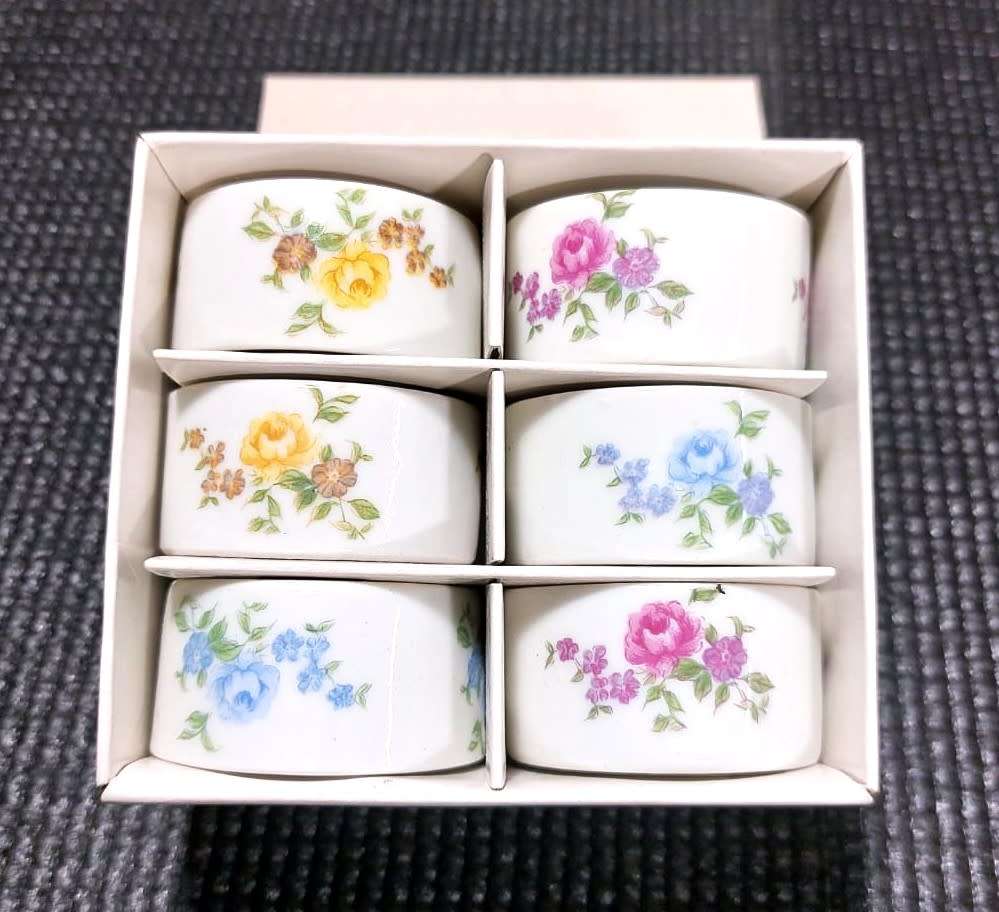 Other Kitchenalia BOXED SET OF 6 ELWECO ROSE DECORATED NAPKIN RINGS